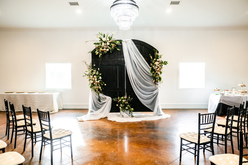 North Texas wedding venue, white and black modern elegant, barn doors inclusive package