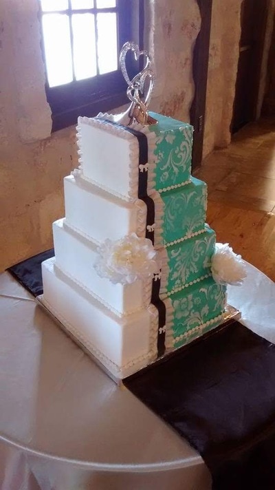 wedding cake baker in denton texas, 4 tier wedding cake, unique design