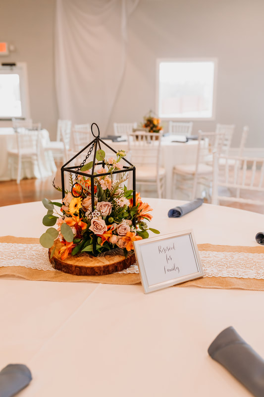 a time to shine floral design fall wedding at hawthorn hills